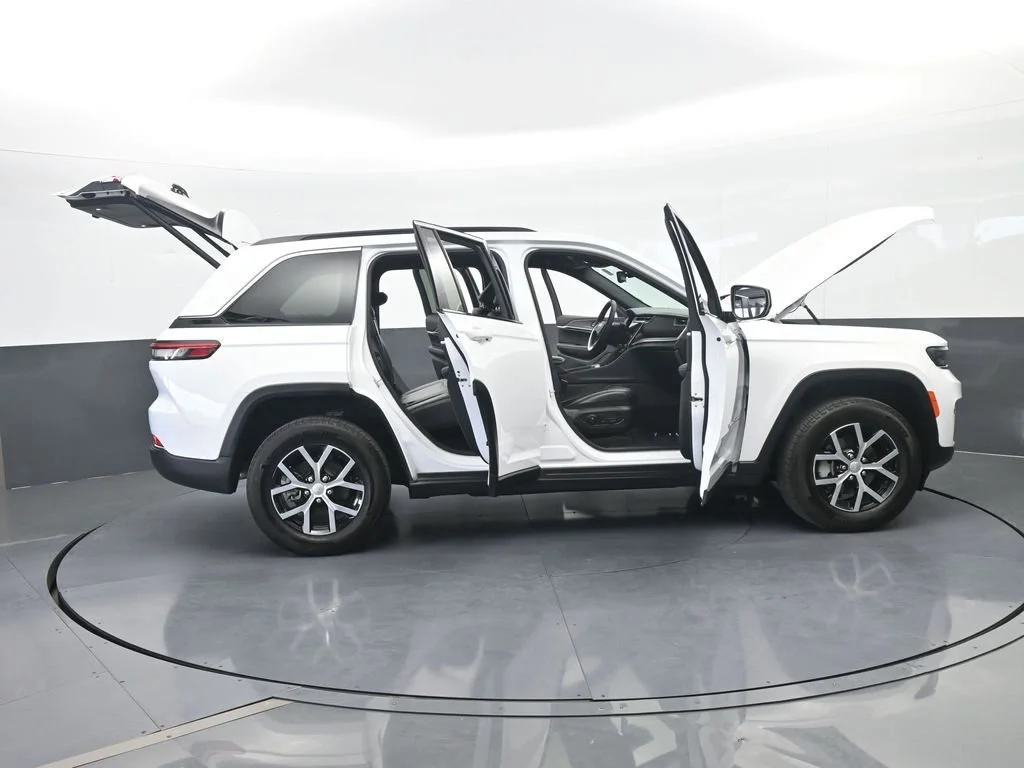 Used 2024 White Jeep Limited image 78