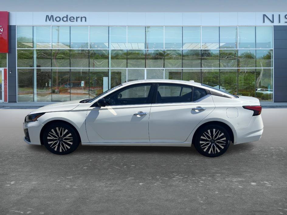 Used 2024 Pearl White Tricoat Nissan 2.5 SV image 8
