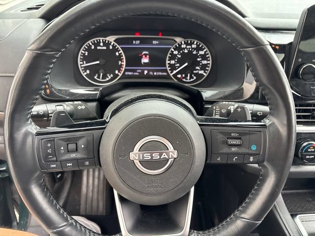 Used 2023 Obsidian Green Pearl/Super Black Nissan SL image 20