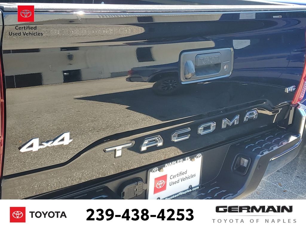 Used 2022 Black Toyota SR5 image 17