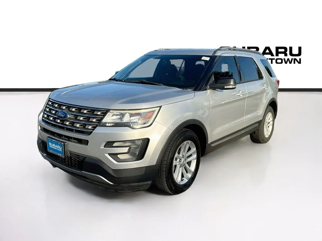Used 2017 Silver Ford XLT image 3
