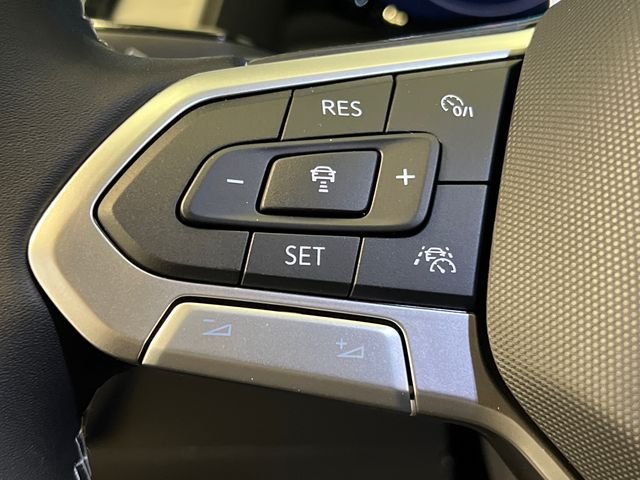 New 2026 Black Volkswagen 2.0T SE w/Technology image 14