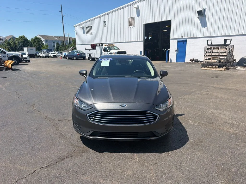 Used 2019 Gray Ford SE image 2