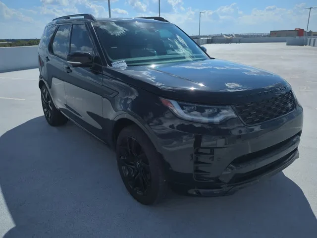 Pre-Owned 2024 Land Rover Discovery Dynamic SE