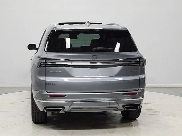 Used 2025 Gray Buick Avenir image 6