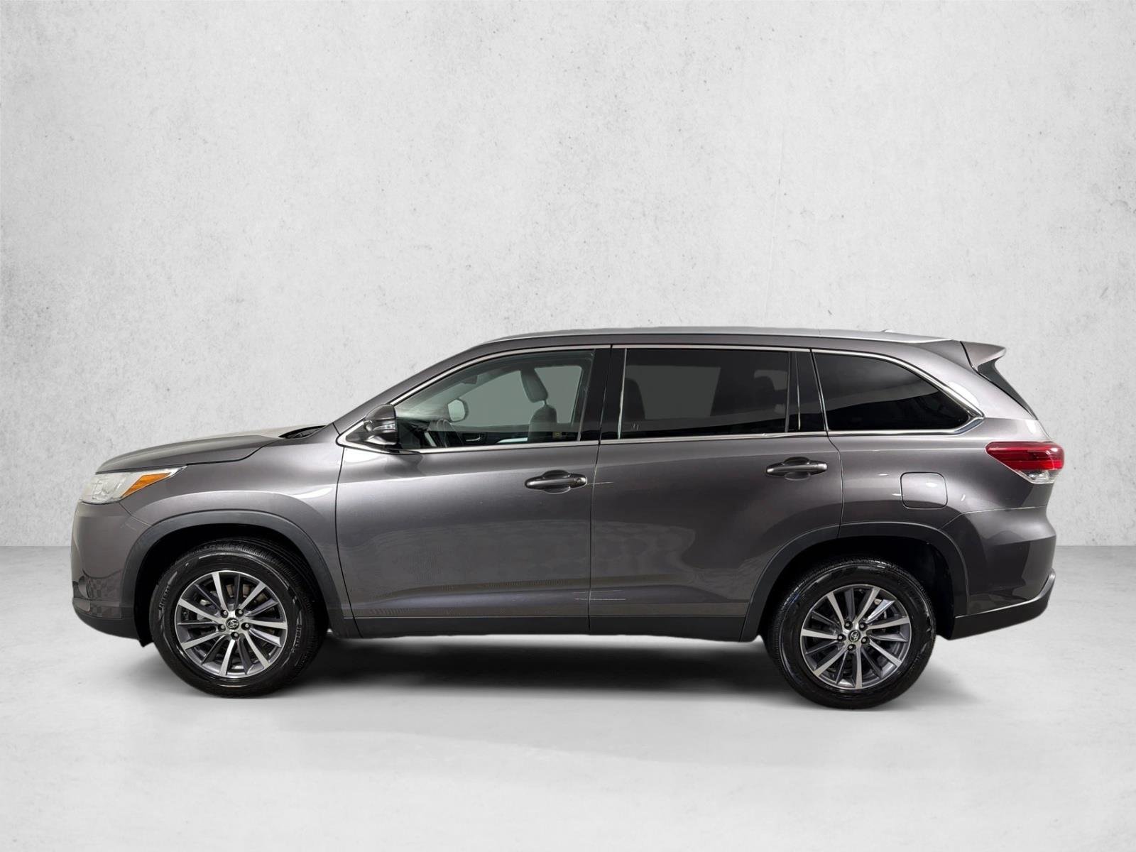 Used 2019 Predawn Gray Mica Toyota XLE image 8