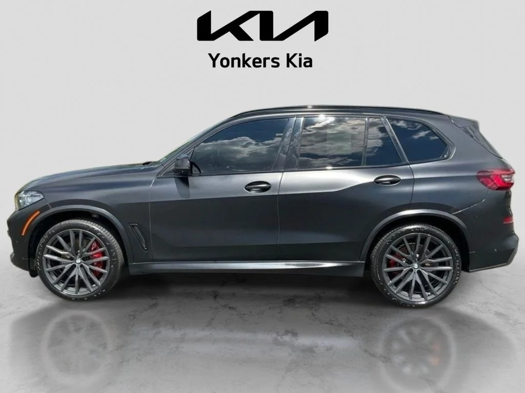 Used 2022 Black BMW xDrive40i image 26