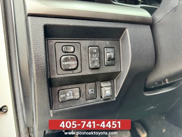 Used 2020 White Toyota SR5 image 21