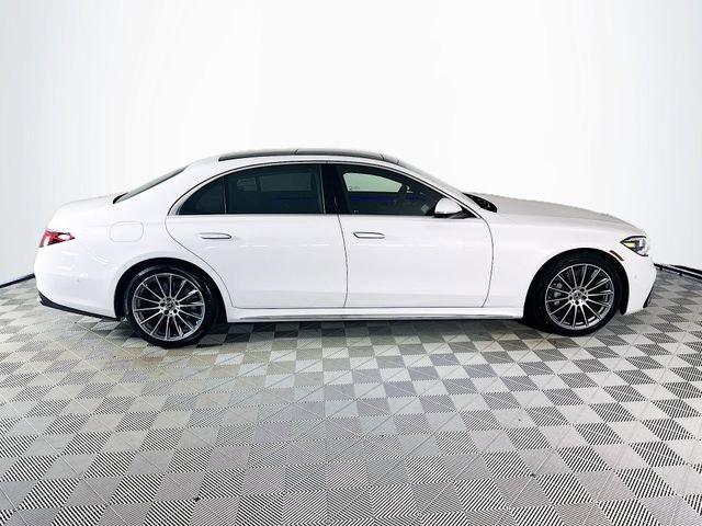 New 2026 MANUFAKTUR Moonlight White Metallic Mercedes-Benz S 580 image 40
