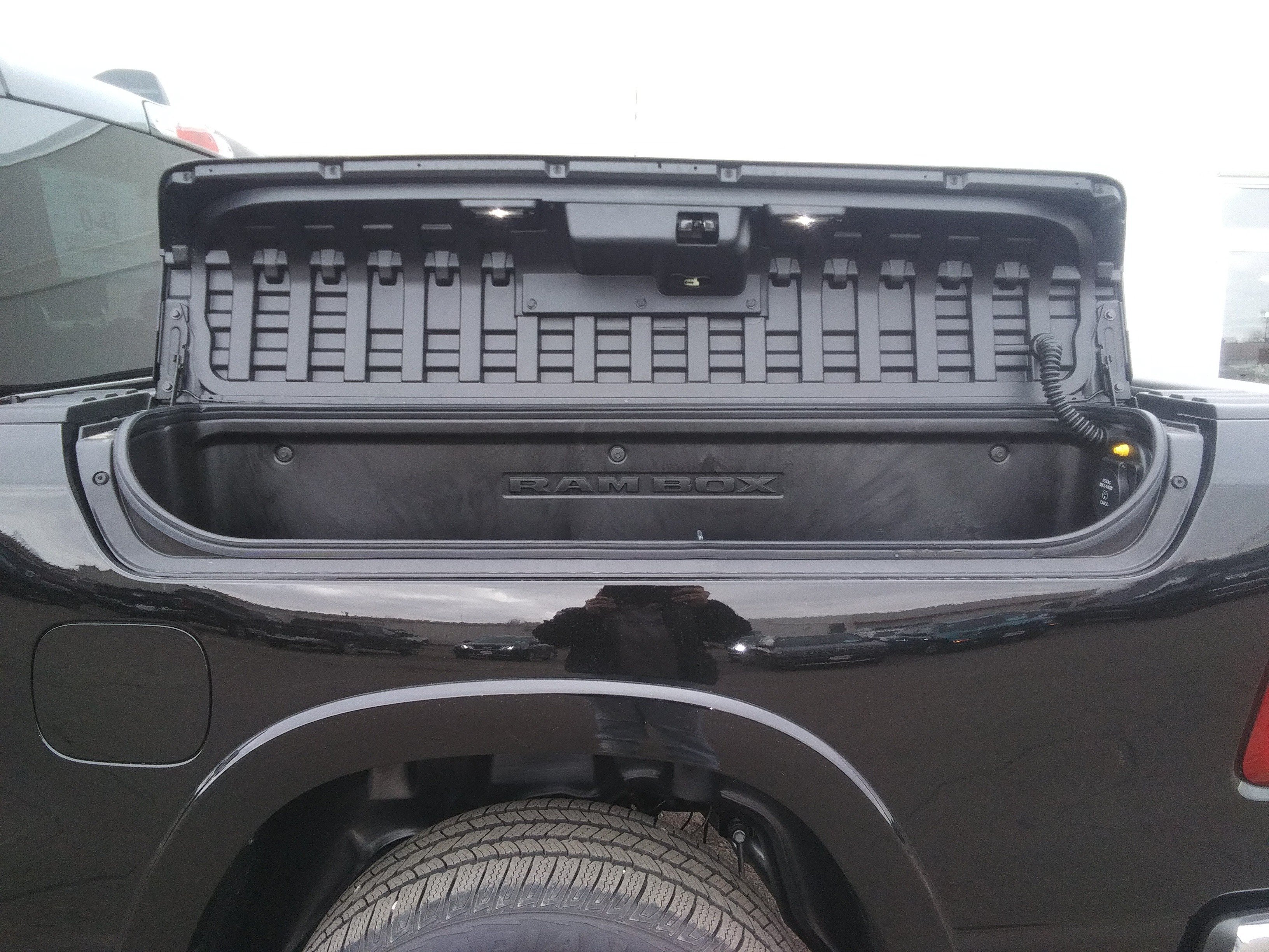 New 2026 Diamond Black Crystal Pearl-Coat Exterior Paint RAM Laramie image 8