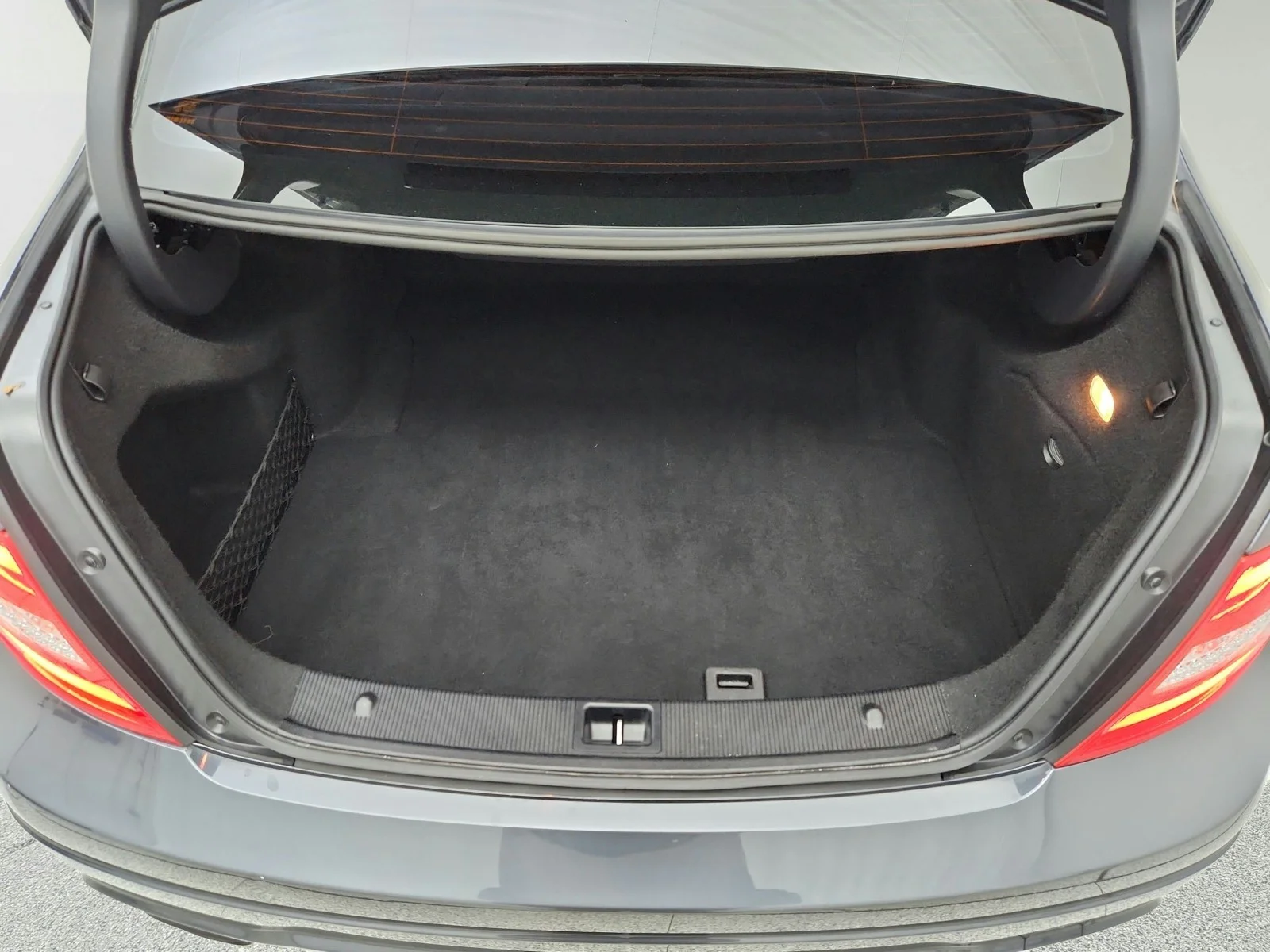 Used 2013 Steel Grey Metallic Mercedes-Benz C 250 Sport image 28
