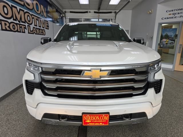Used 2022 Chevrolet Silverado 1500 High Country with VIN 1GCUDJEL6NZ509883 for sale in Detroit Lakes, Minnesota