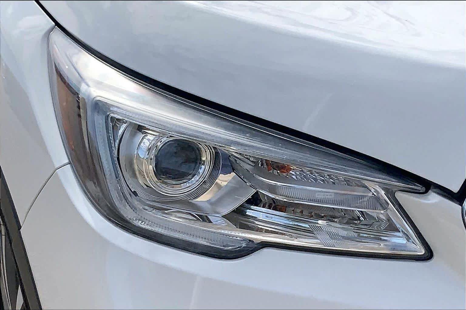 Used 2020 Crystal White Pearl Subaru Touring image 28