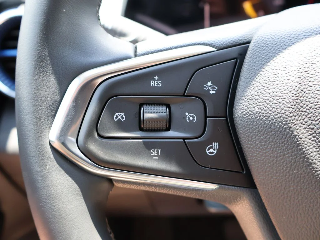 Used 2025 Black Chevrolet LT image 25