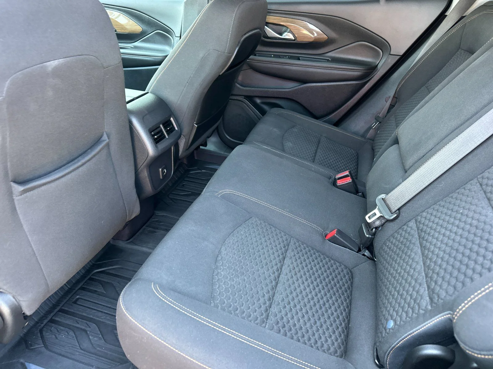 Used 2020 Graphite Gray Metallic GMC SLE image 11