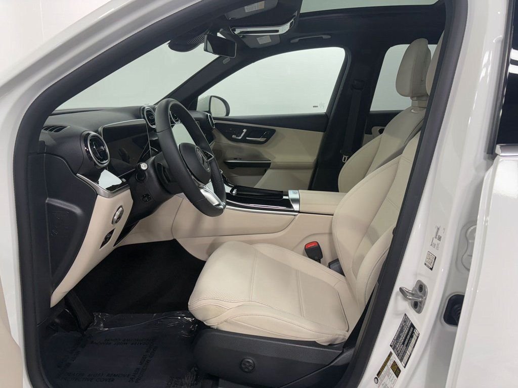 2025 Mercedes-Benz GLC Base - Photo 8