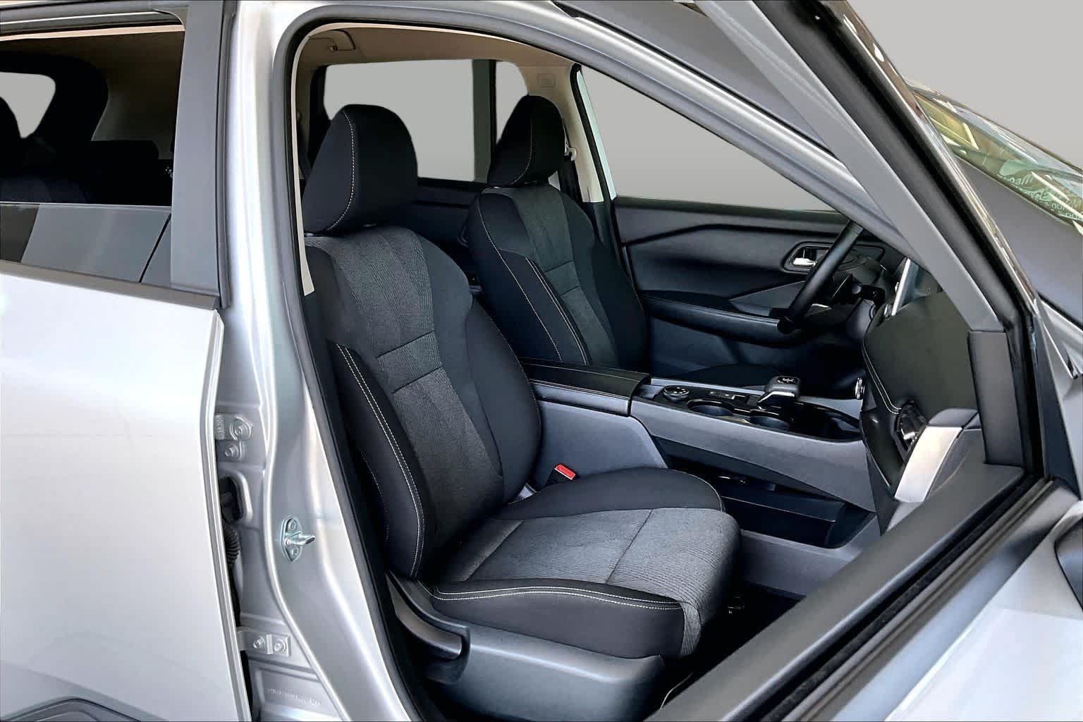 Used 2025 Brilliant Silver Metallic Nissan SV image 9