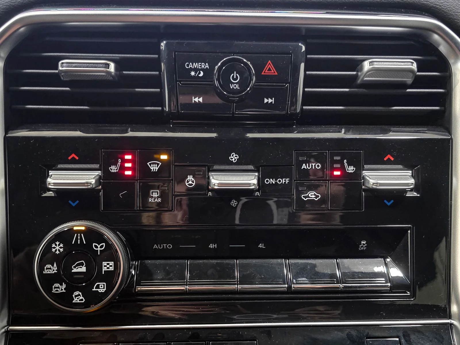 2025 Nissan Armada SL - Photo 35