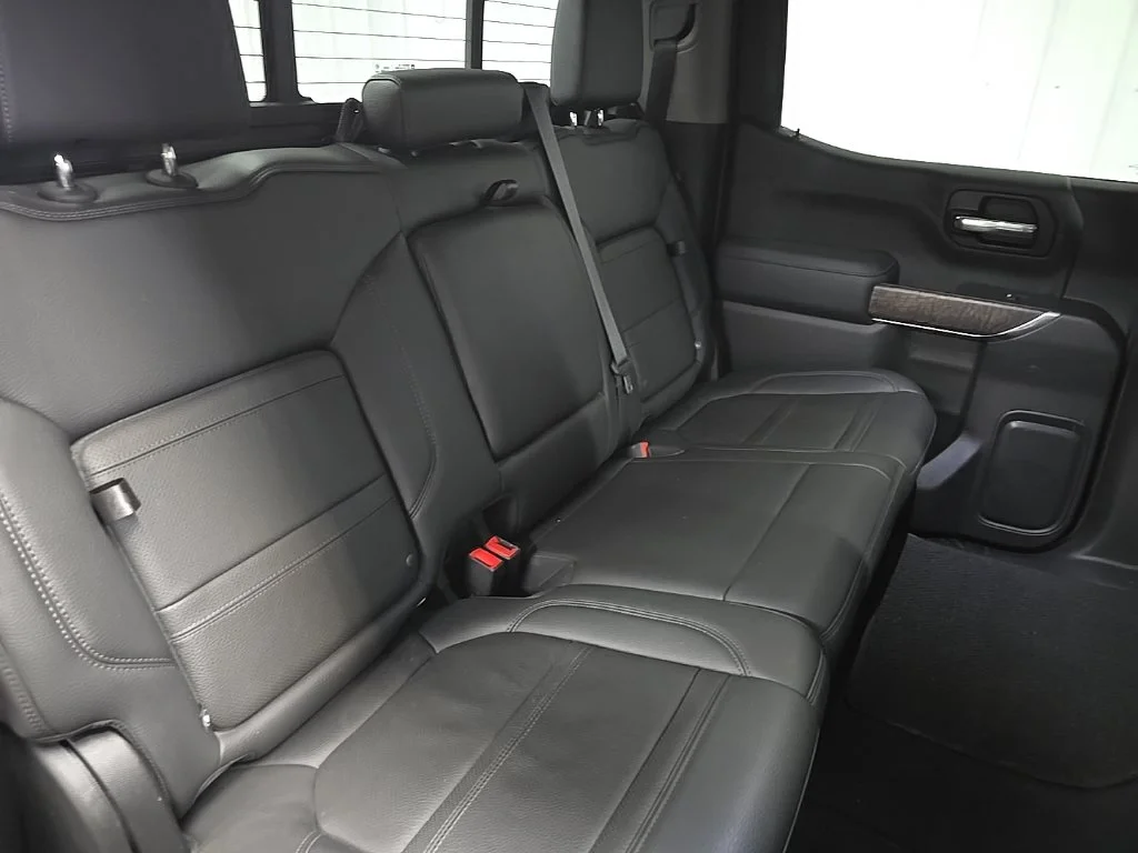 Used 2021 White GMC Denali image 17