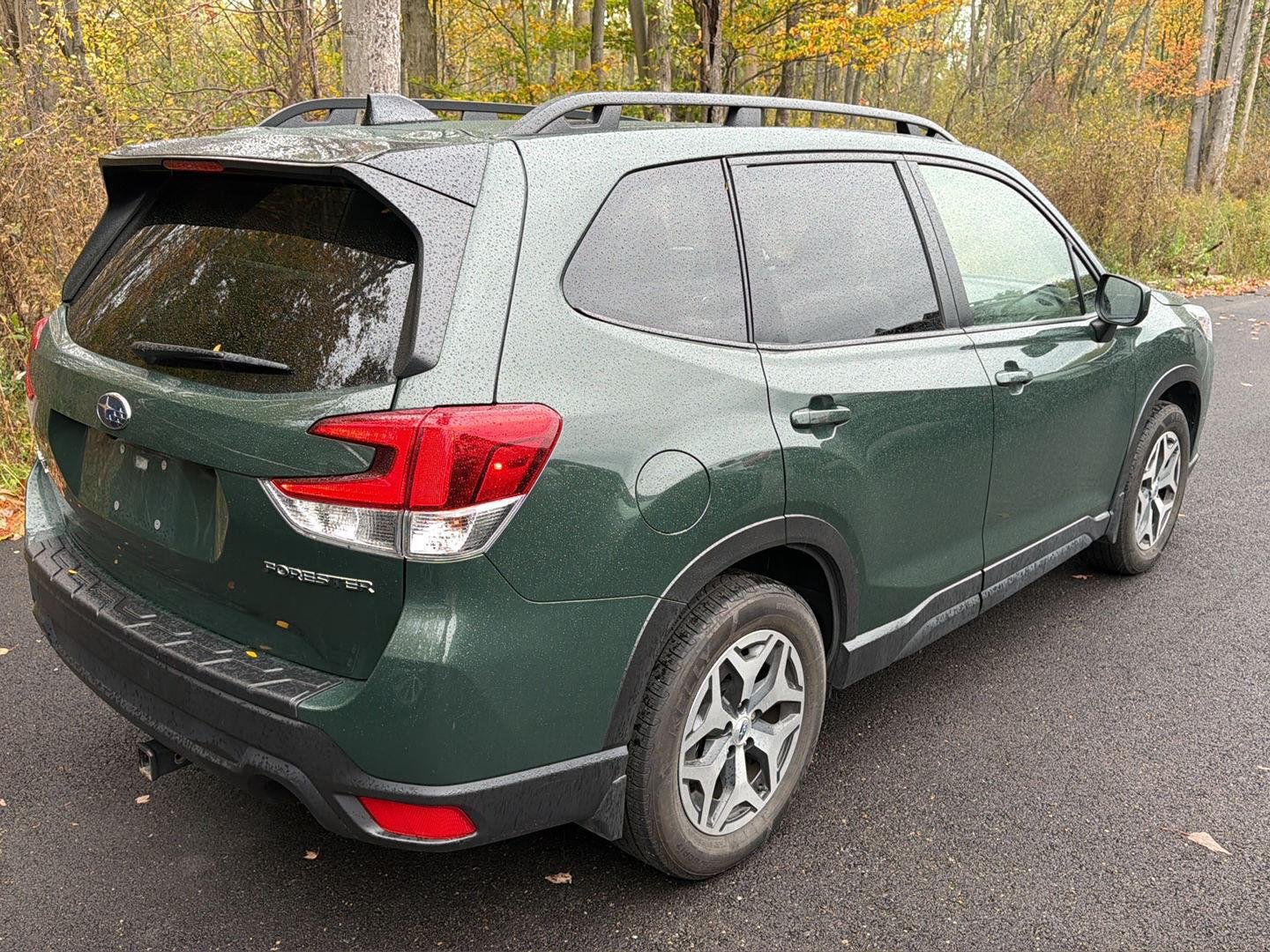 Used 2024 Cascade Green Silica Subaru Premium image 11