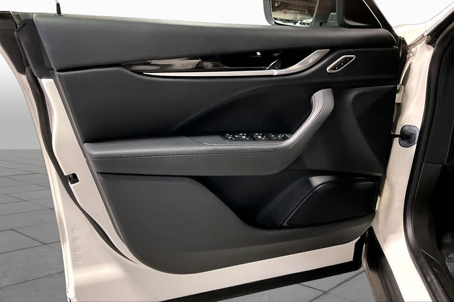 Used 2019 Bianco Maserati  image 22