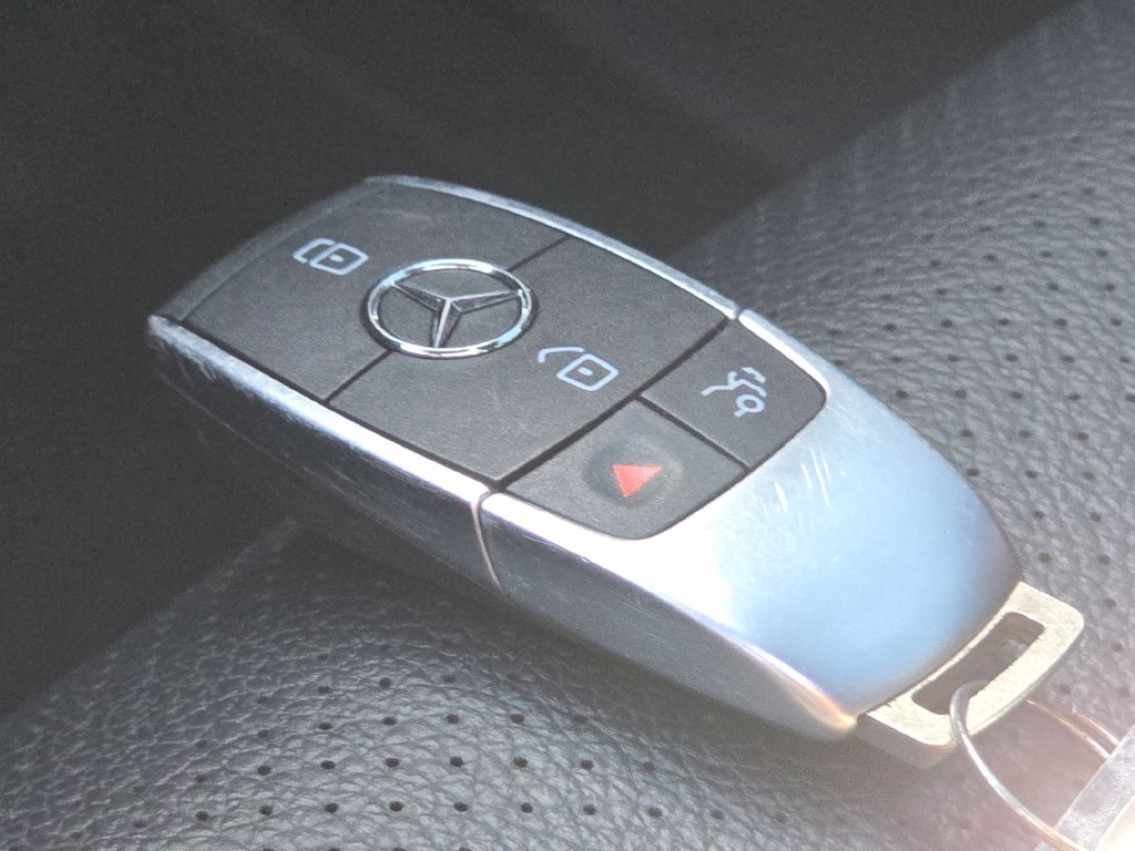 Used 2021 Black Mercedes-Benz GLE 350 image 40