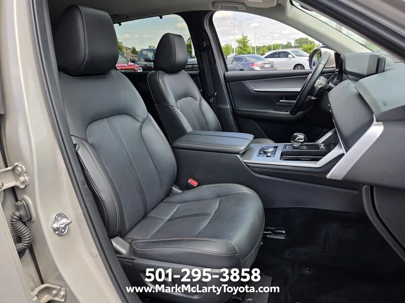 Used 2025 Platinum Quartz MAZDA 3.3 TURBO PREFERRED PACKAGE image 16