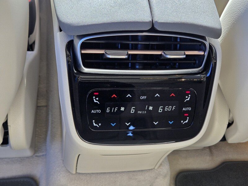 Used 2025  Mercedes-Benz 580 image 14