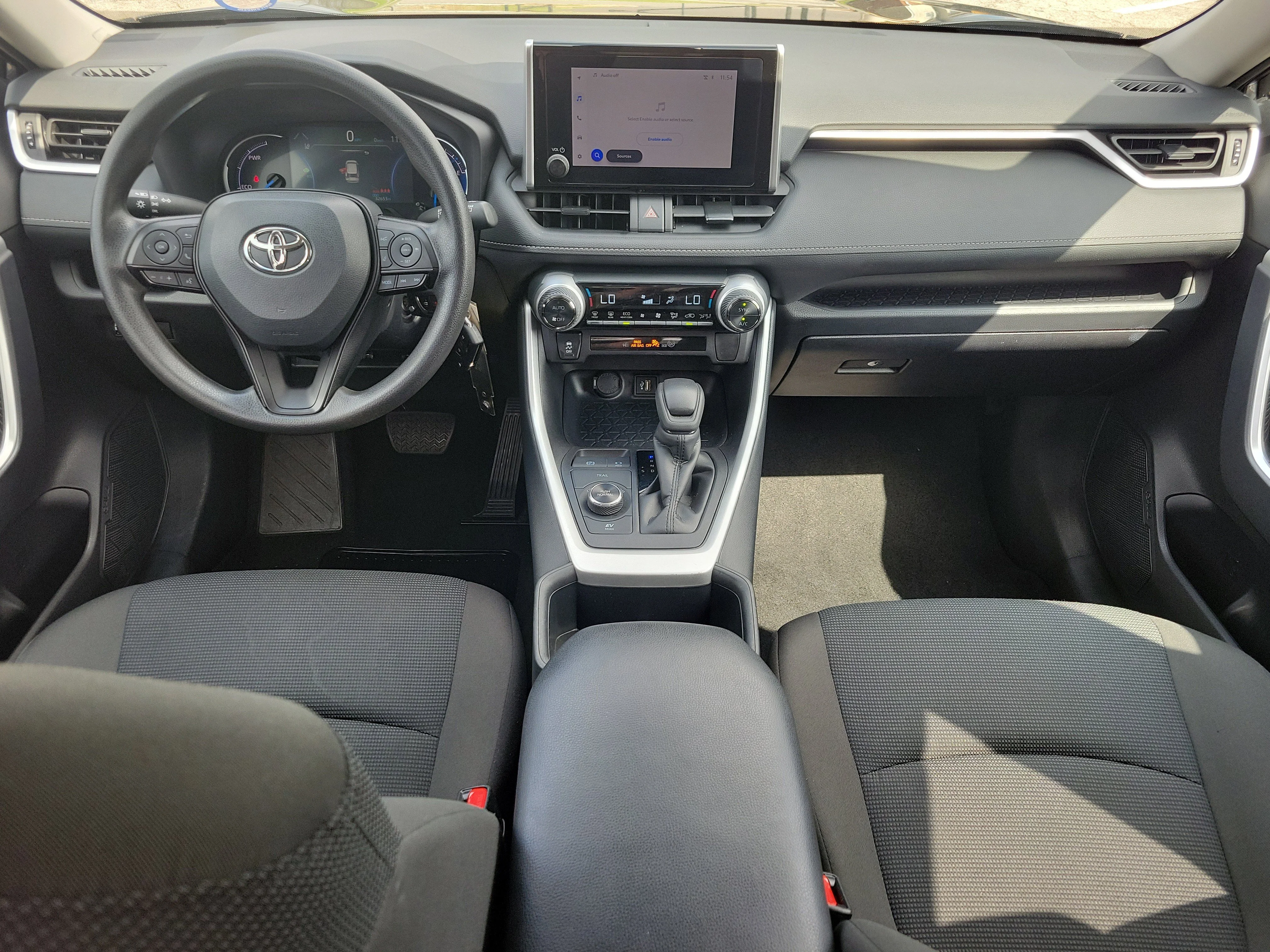 2025 Toyota RAV4 LE - Photo 12