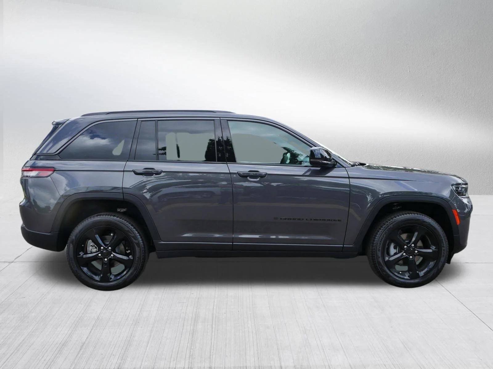 New 2026 Baltic Gray Metallic Clear-Coat Exterior Paint Jeep Limited image 8