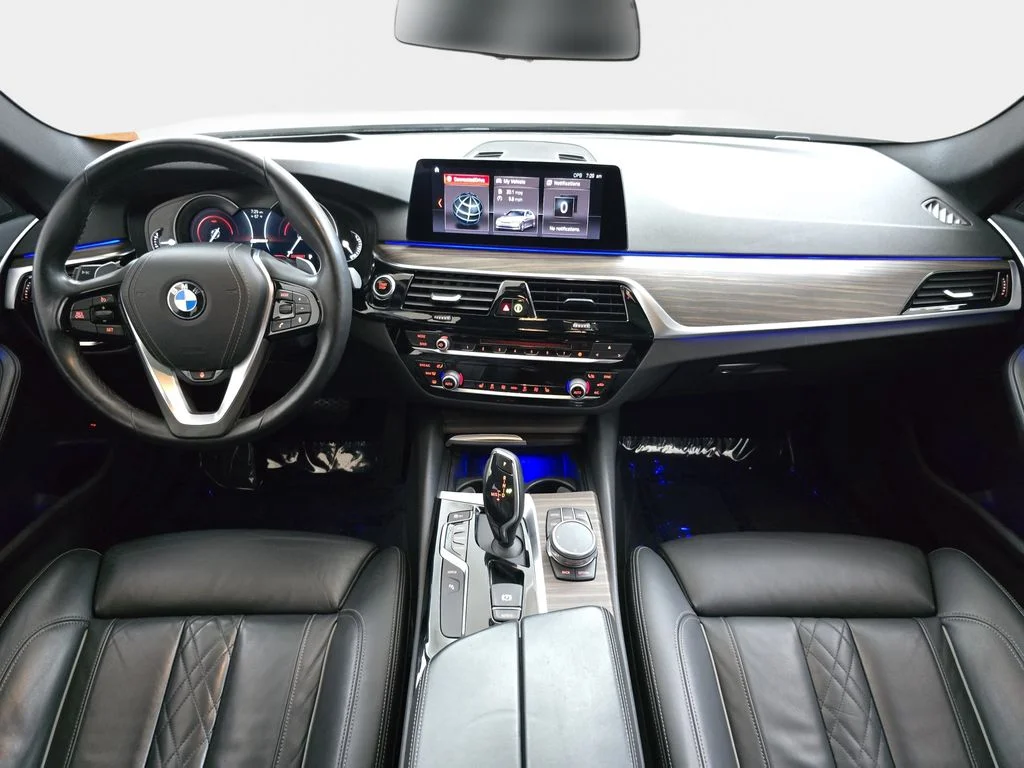 Used 2019 White Metallic BMW 530e xDrive iPerformance image 12