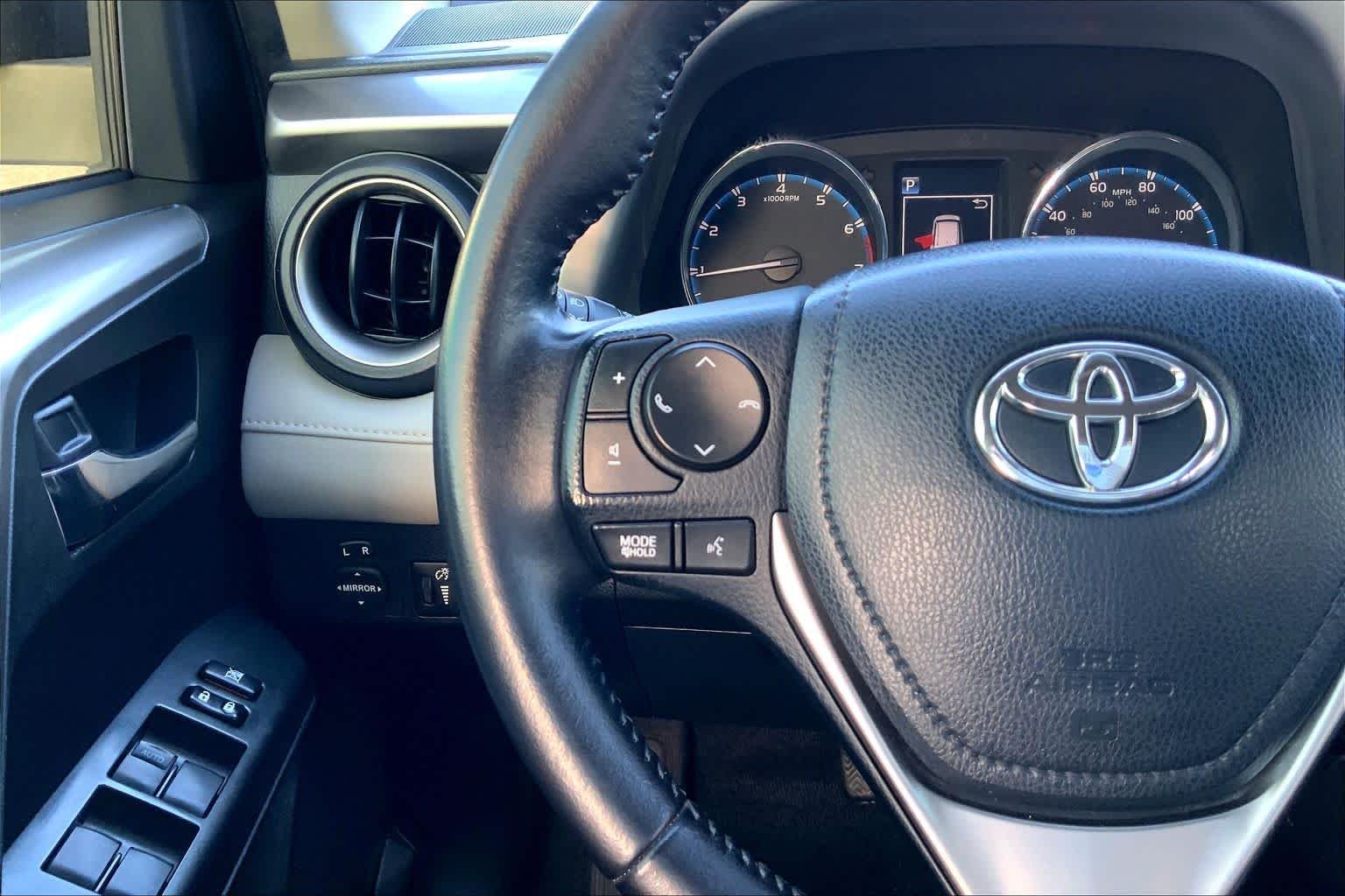 Used 2016 Super White Toyota XLE image 21