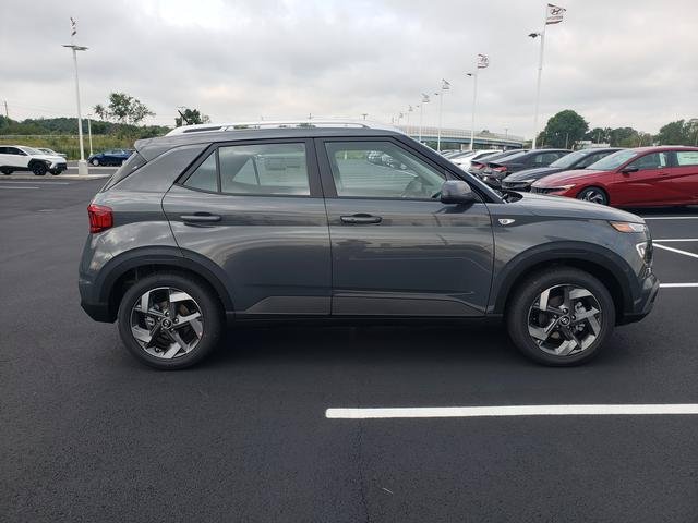 New 2026 Gray Hyundai SEL image 4