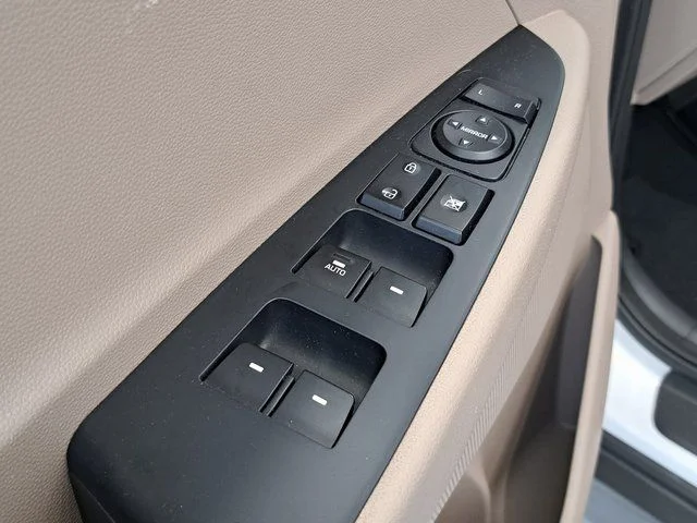 Used 2019 White Hyundai Value image 22