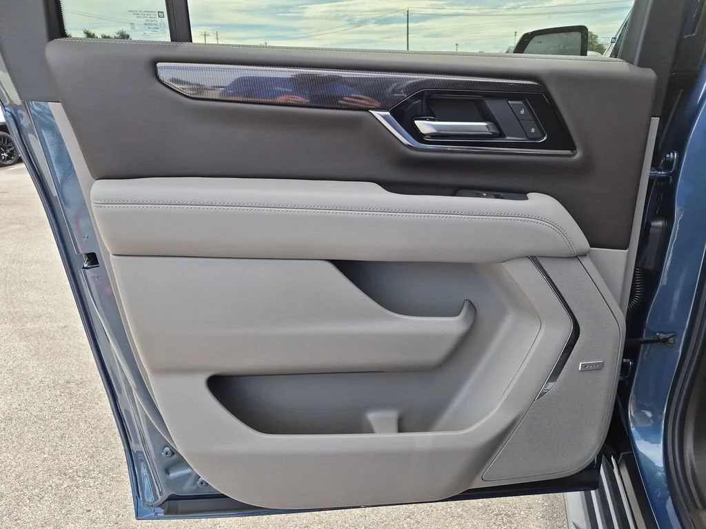 New 2026 Downpour Metallic GMC Elevation image 39