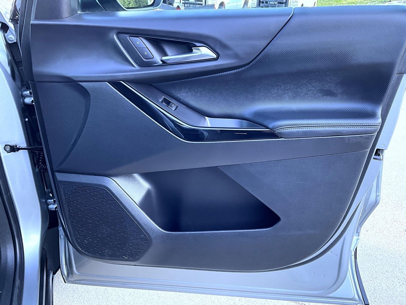 Used 2025 Gray Chevrolet LT image 17