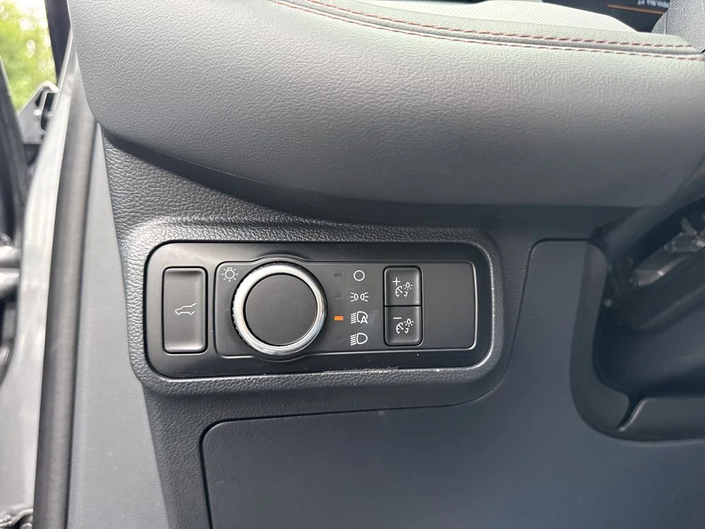 Used 2025 Carbonized Gray Metallic Ford Active image 23