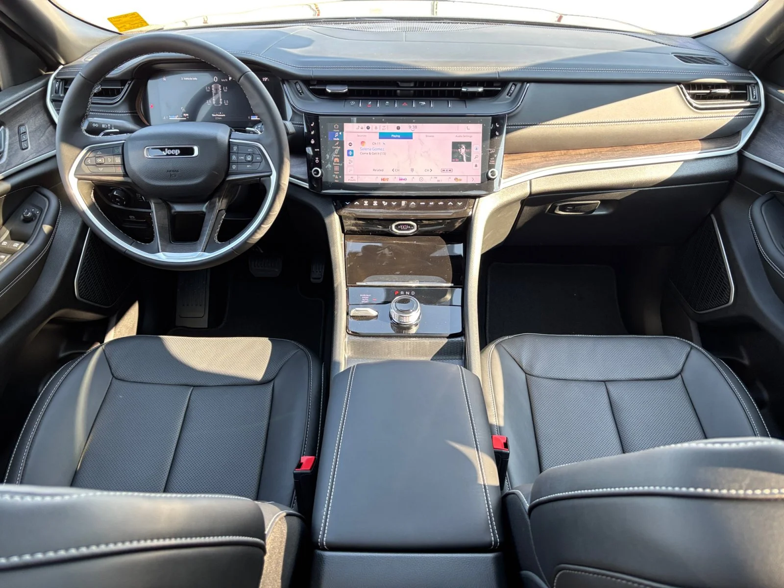 New 2026 Baltic Grey Metallic Jeep Limited Reserve image 12