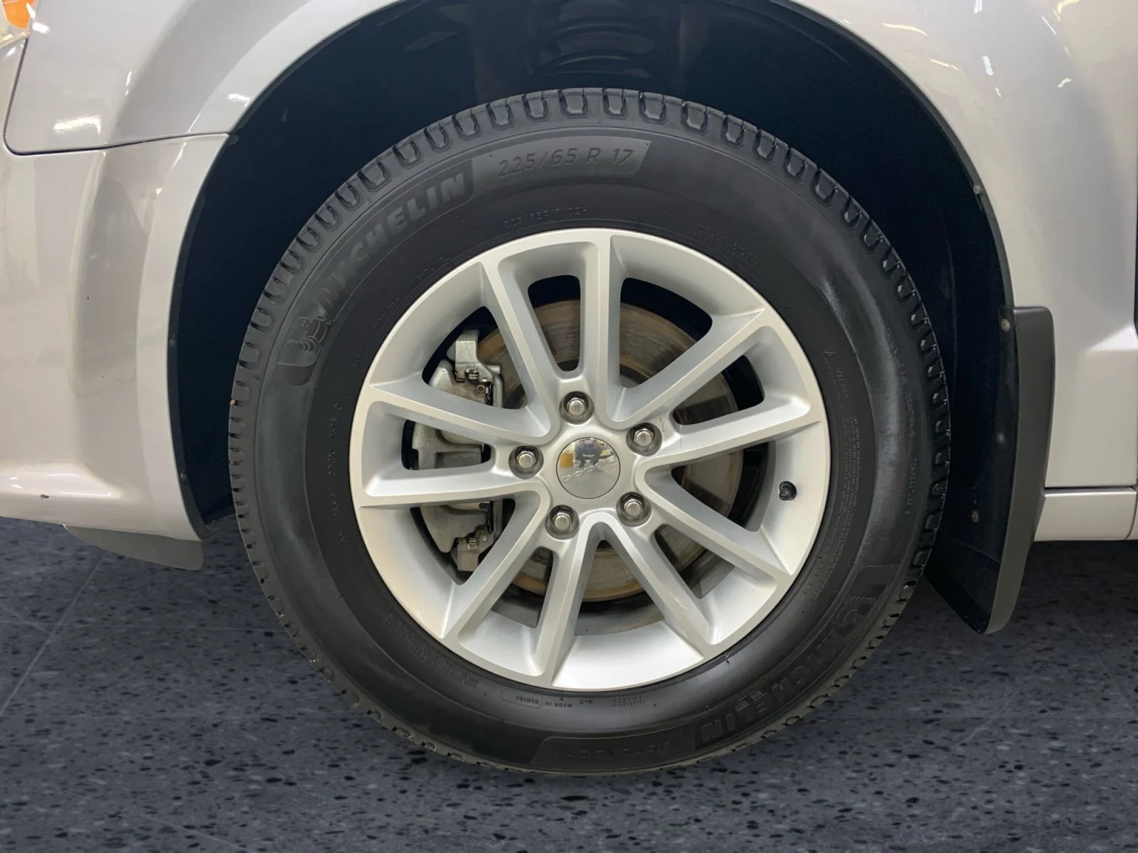 Used 2019 Silver Dodge 35th Anniversary image 9