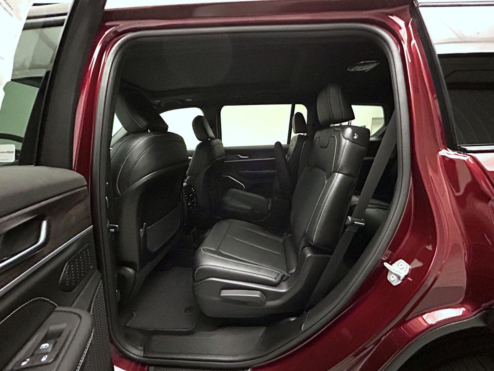 New 2026 Velvet Red Pearlcoat Jeep Limited Reserve image 20