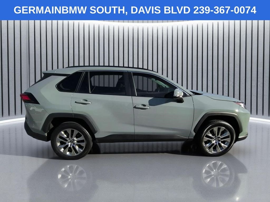 Used 2021 Lunar Toyota XLE Premium image 4