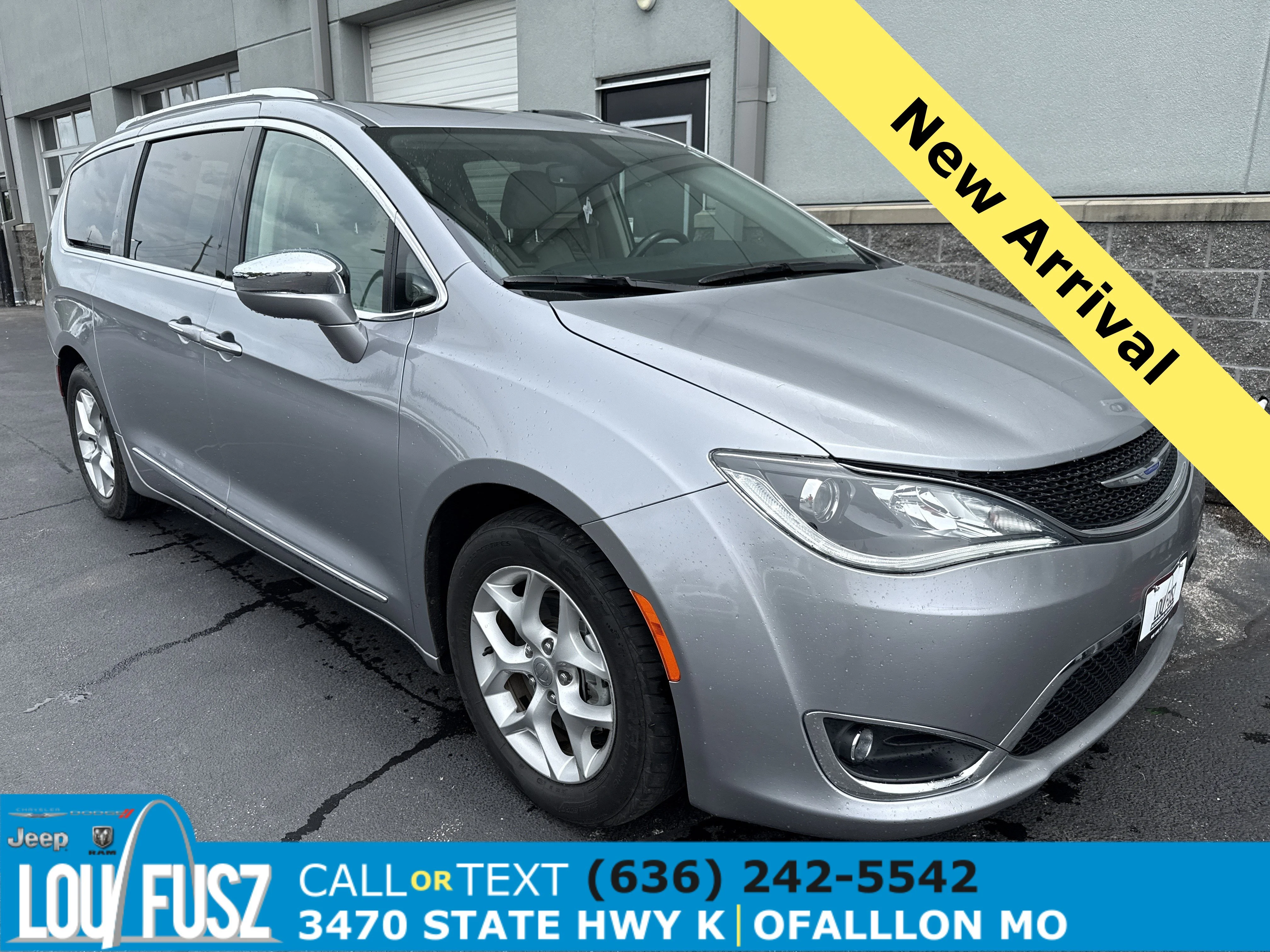 2019 Chrysler Pacifica Limited's photo