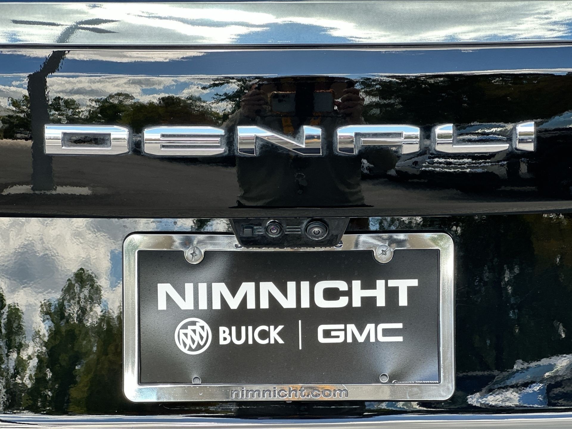 2025 GMC Yukon Denali Ultimate - Photo 32