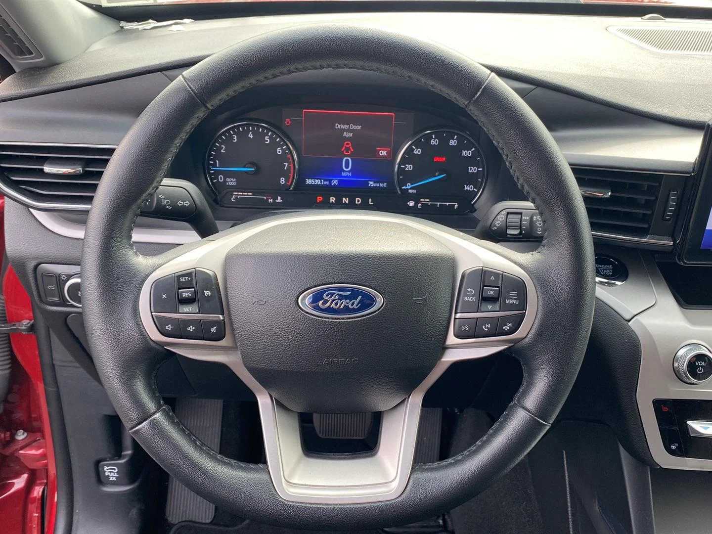 Used 2023 Rapid Red Metallic Tinted Clearcoat Ford XLT image 17