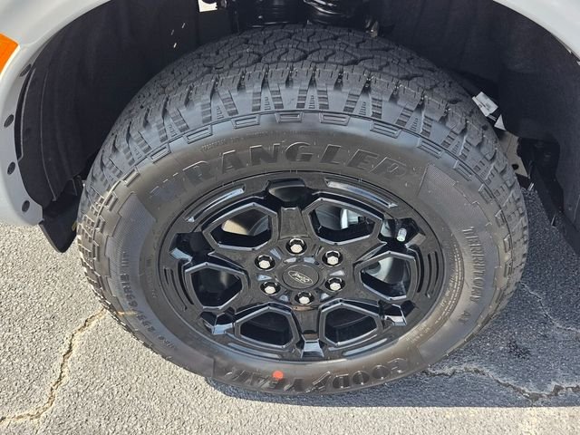 New 2026 Avalanche Ford XLT image 16