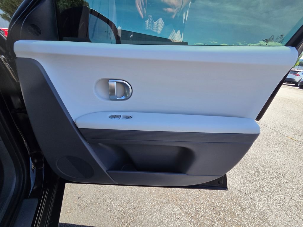 Used 2024 Black Hyundai SEL image 19