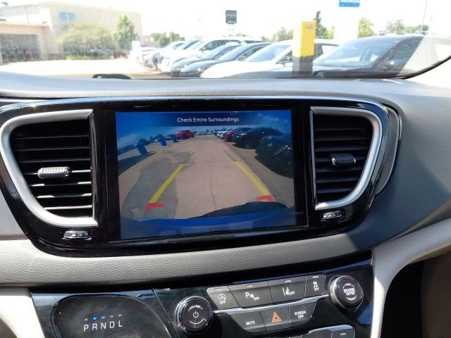 Used 2024 Silver Chrysler Touring L image 17