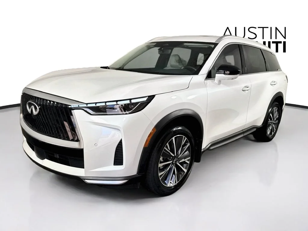 Certified Used 2027 White INFINITI LUXE image 5