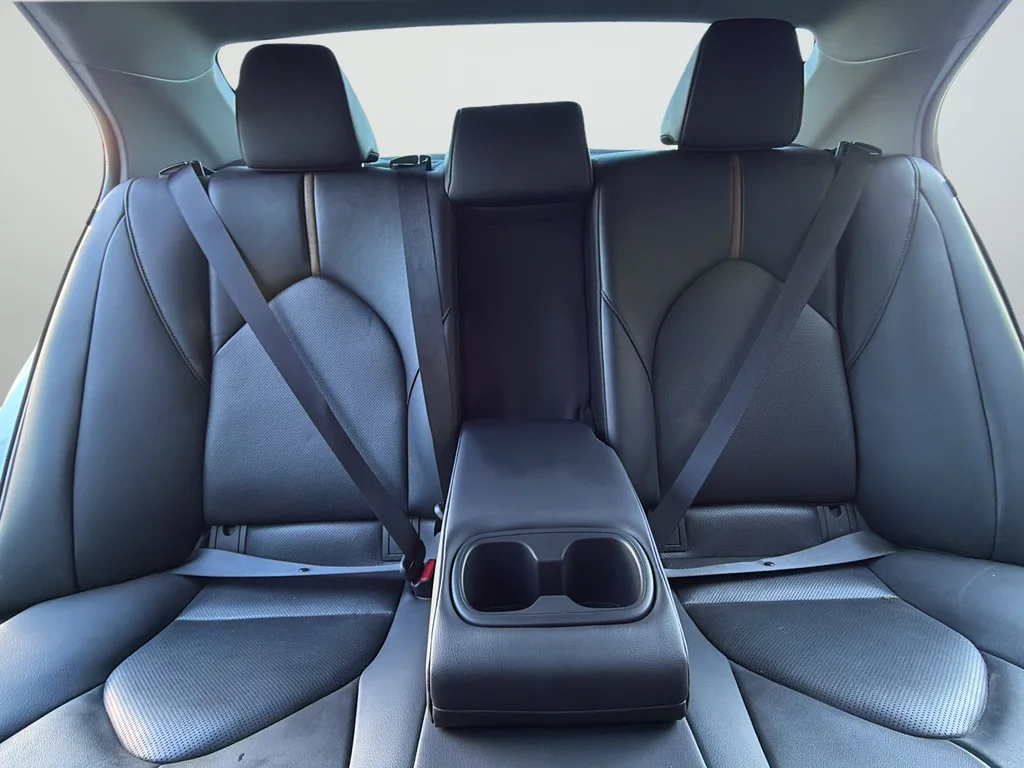 Used 2020 Beige Toyota XLE image 29
