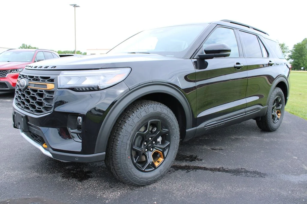 New 2026 Agate Black Metallic Ford Tremor® image 3